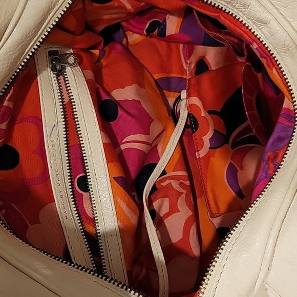 Marc By Marc Jacobs Cream Groovee Slouch Leather Bag - Picture 3 of 3